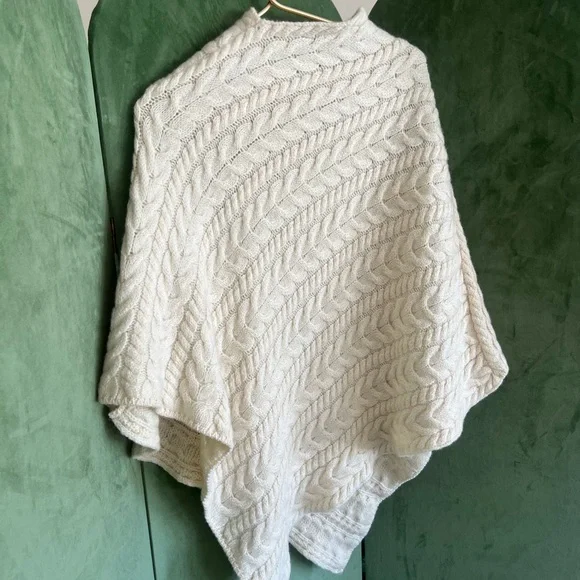 100% Merino Wool 🇮🇪 Made in Ireland Irelandseye Cream Cape Size L/XL - Picture 1 of 9